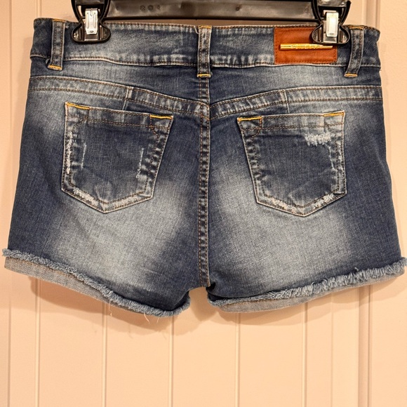 STUDIO F low rise shorts size 8 small - Picture 2 of 6